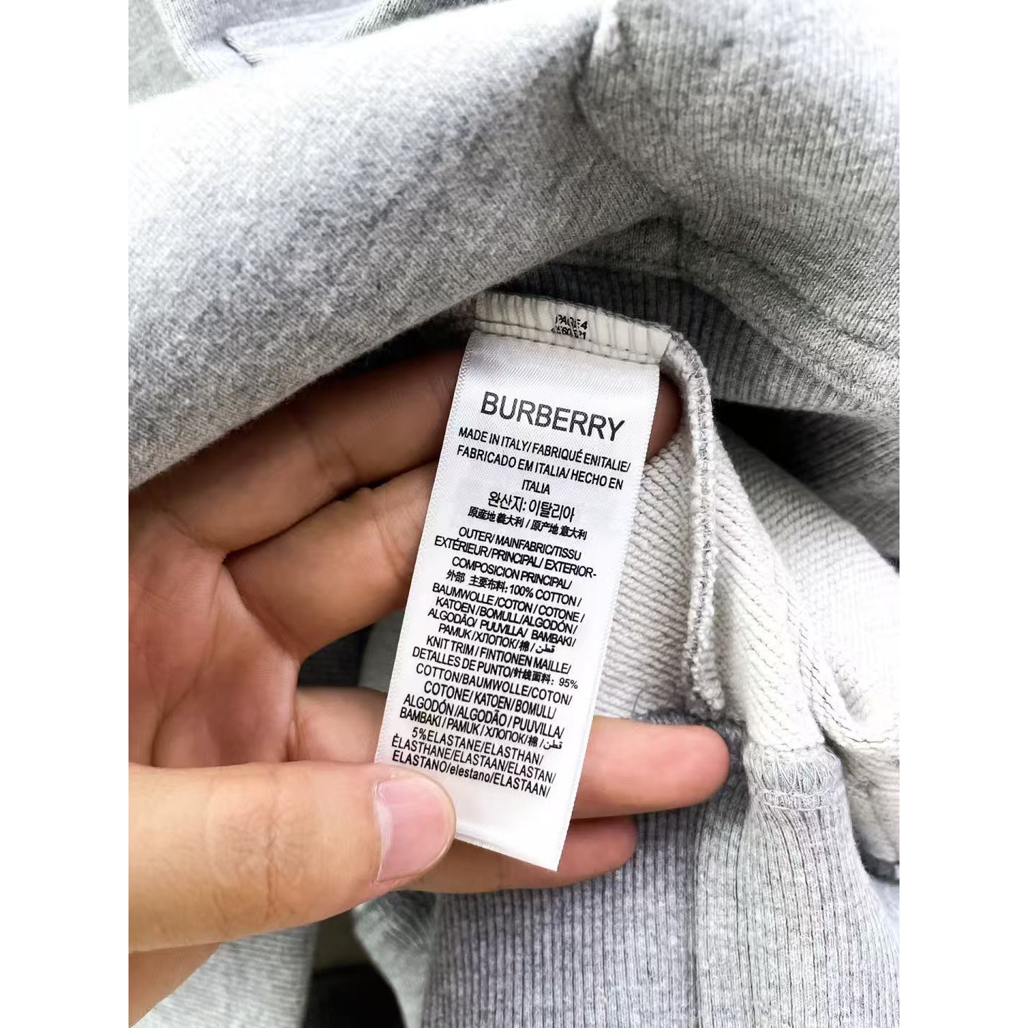 <p>BURBERRY 连帽卫衣(灰)</p>