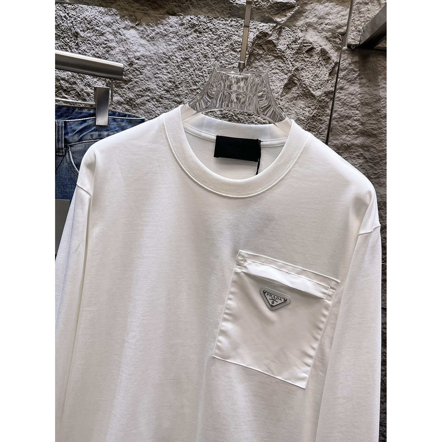 <p>PRADA 长袖T恤(白)</p>