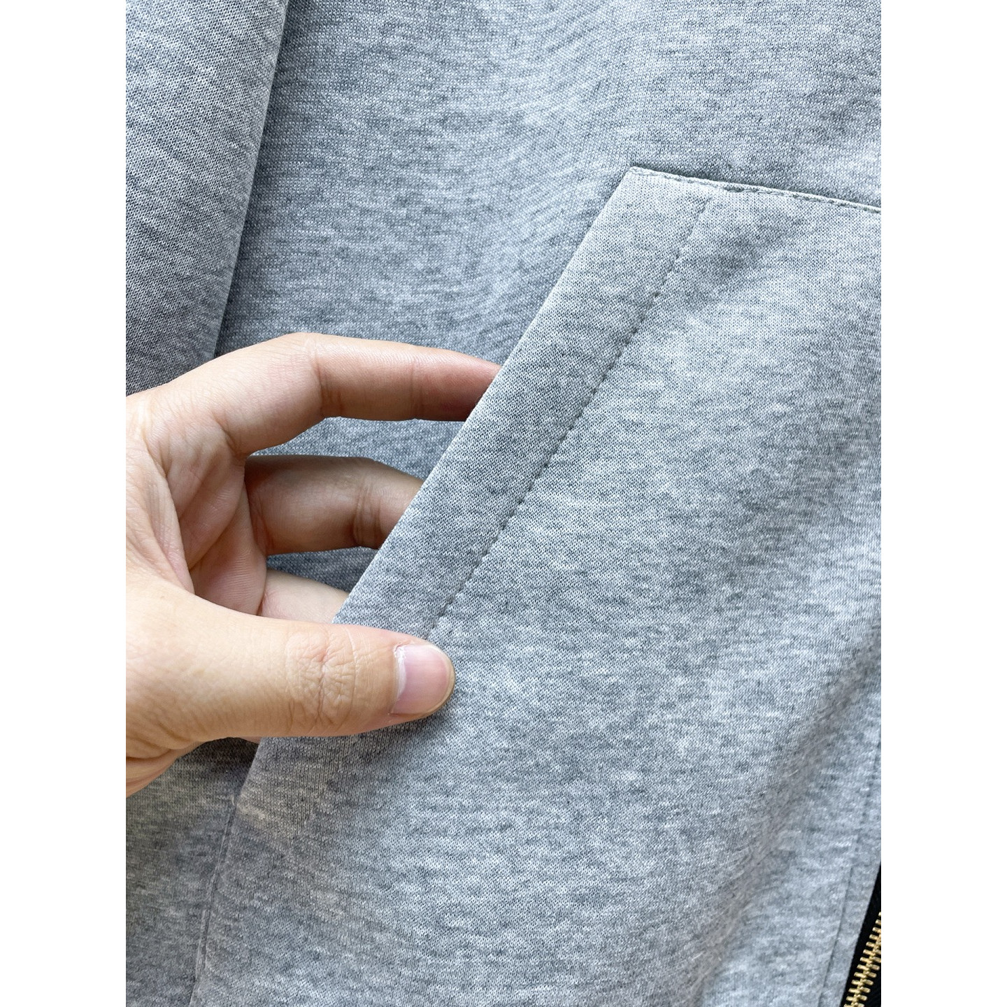 <p>LV 精品外套(灰)</p>