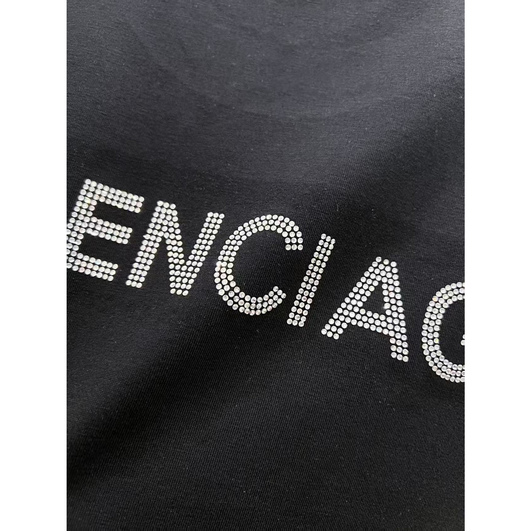 <p>Balenciaga&nbsp;短袖圆领T恤(黑)</p>