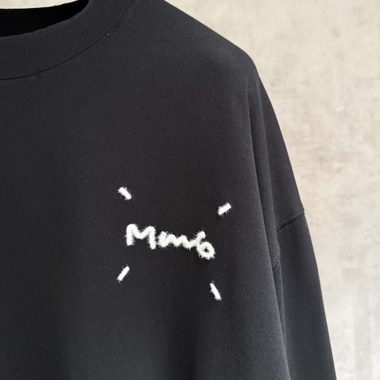 <p>Maison Margiela 长袖T恤(黑B04)</p>
