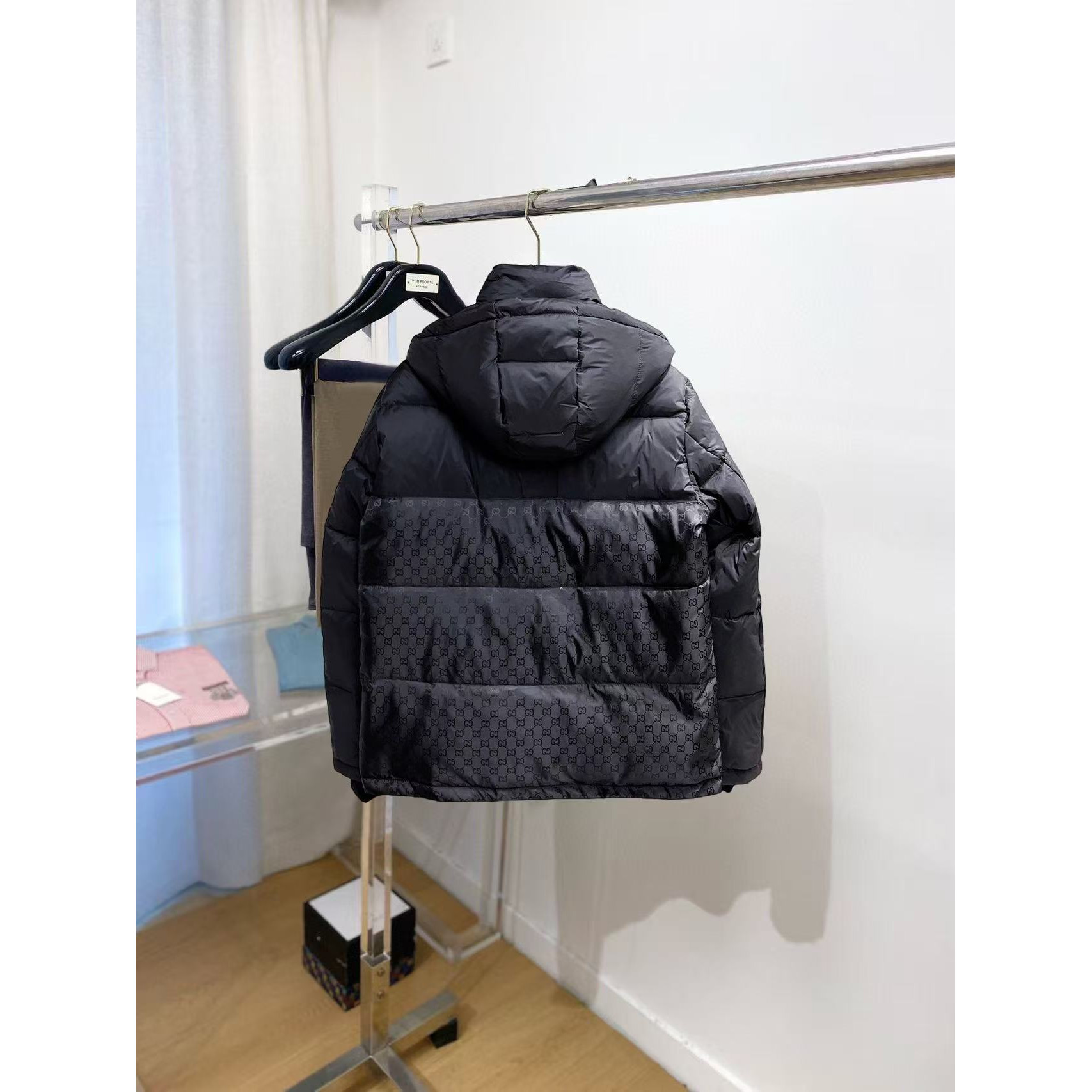 <p>GUCCI 秋冬新款羽绒服(黑)&nbsp;</p>
