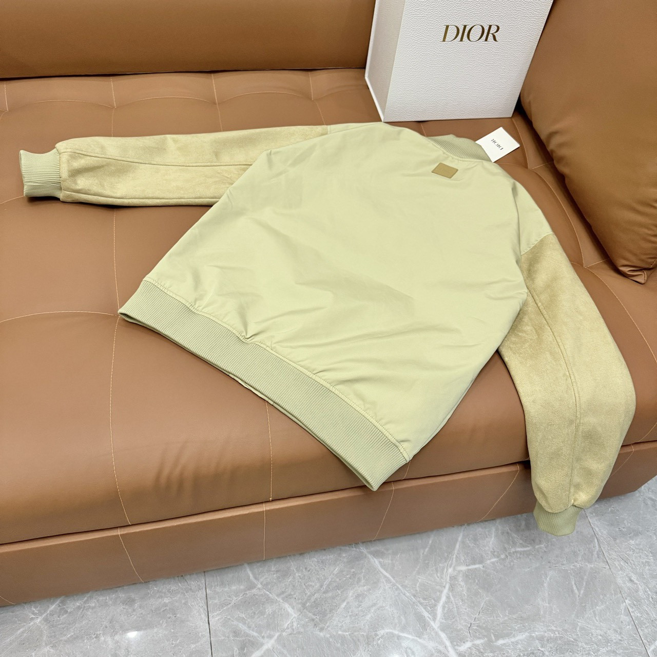 <p>DIOR 走秀款棒球外套(黃)</p>