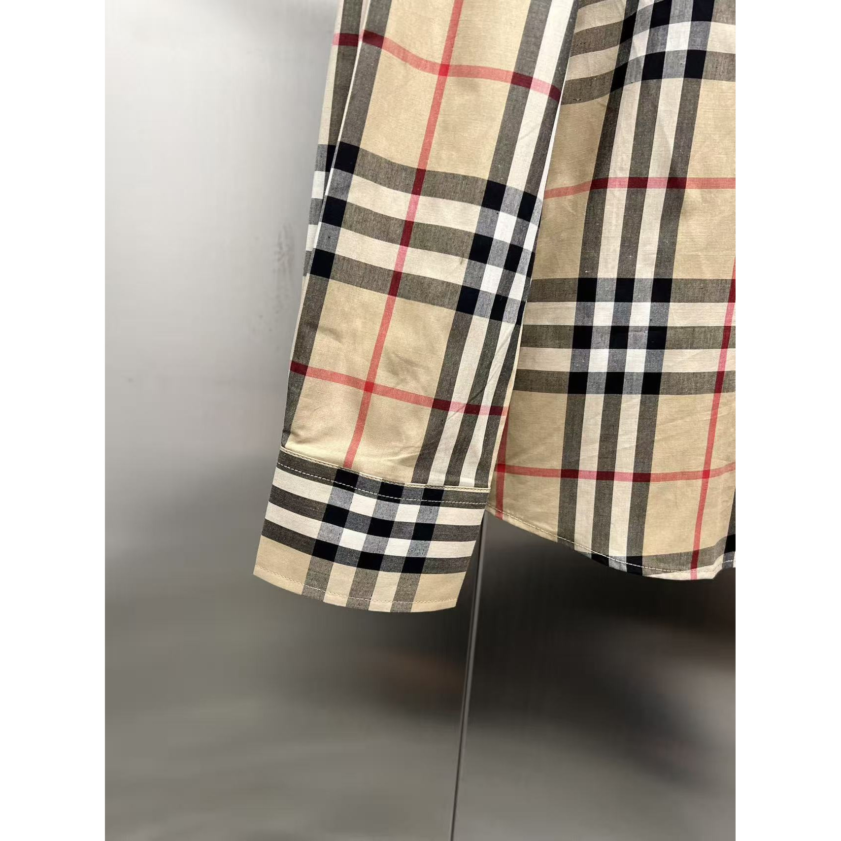 <p>Burberry 长袖衬衫(783230)</p>