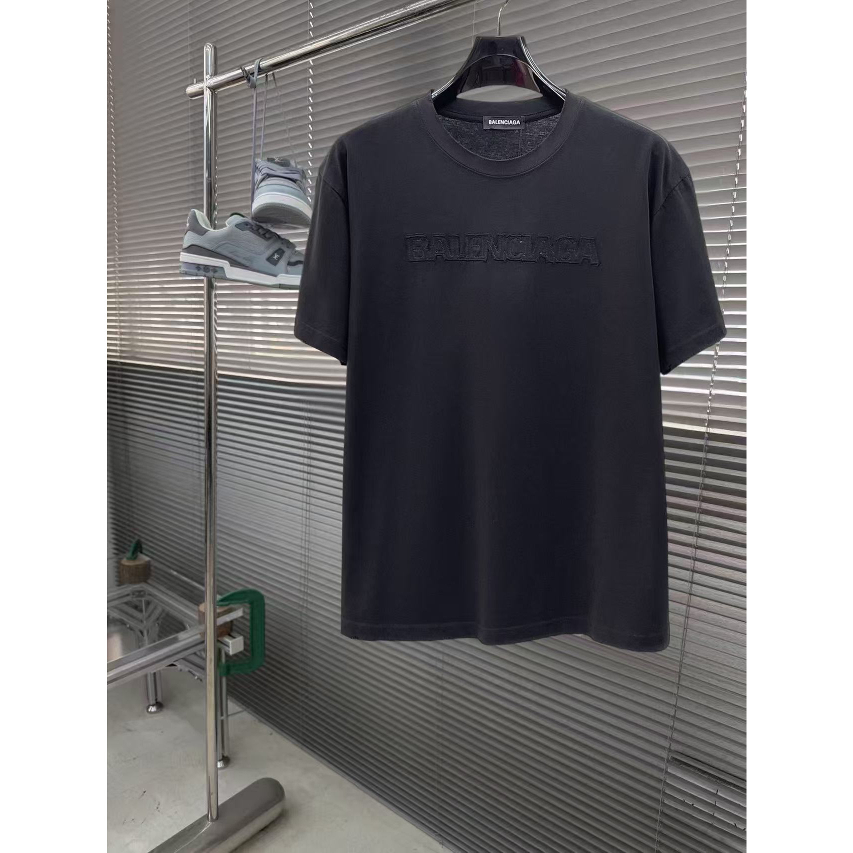 <p>Balenciaga 专柜新款短袖T恤(黑)</p>