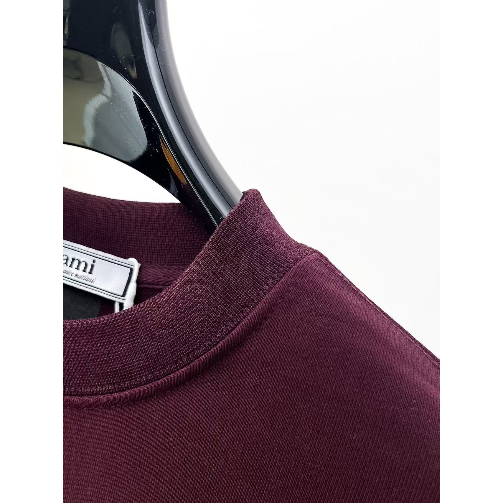 <p>AMI Paris 圓領長袖(酒紅)</p>