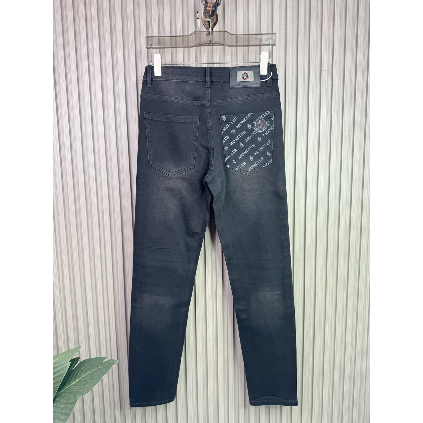 <p>MONCLER 休閒牛仔褲</p>