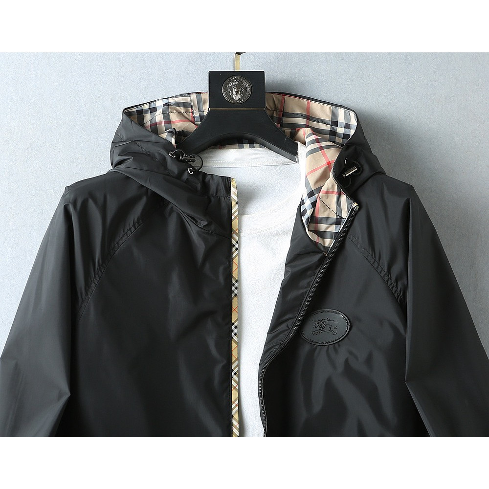 <p>BURBERRY 夹克外套(时尚设计师款)(黑)</p>