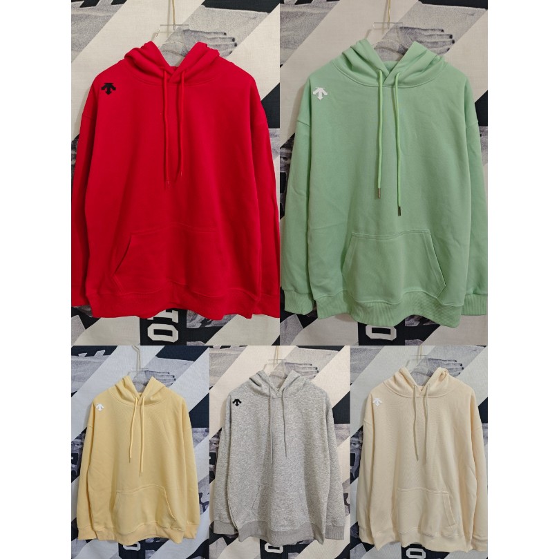 <p>DESCENTE 經典純棉連帽T恤</p>