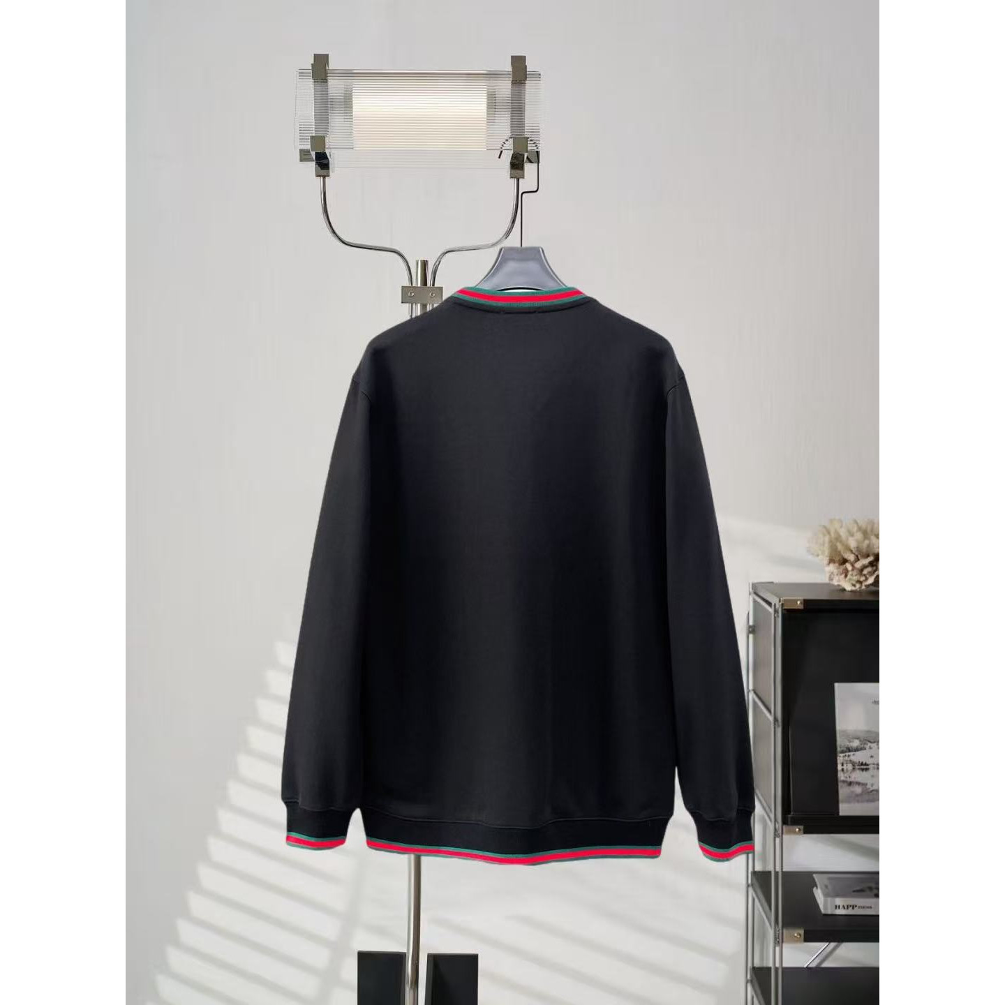 <p>DIOR 加绒圆领卫衣(黑)</p>