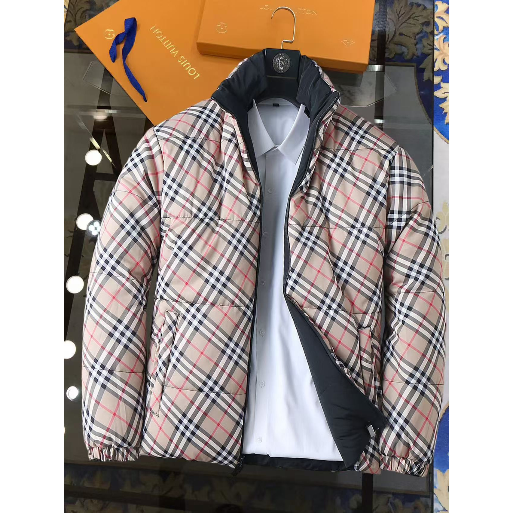 <p>BURBERRY 加厚棉服外套(黑)</p>