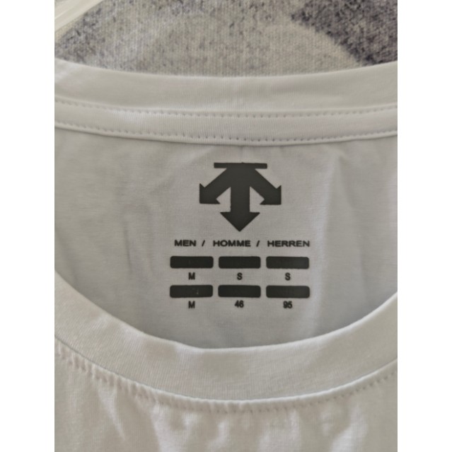 <p>DESCENTE 短袖T恤(白)</p>