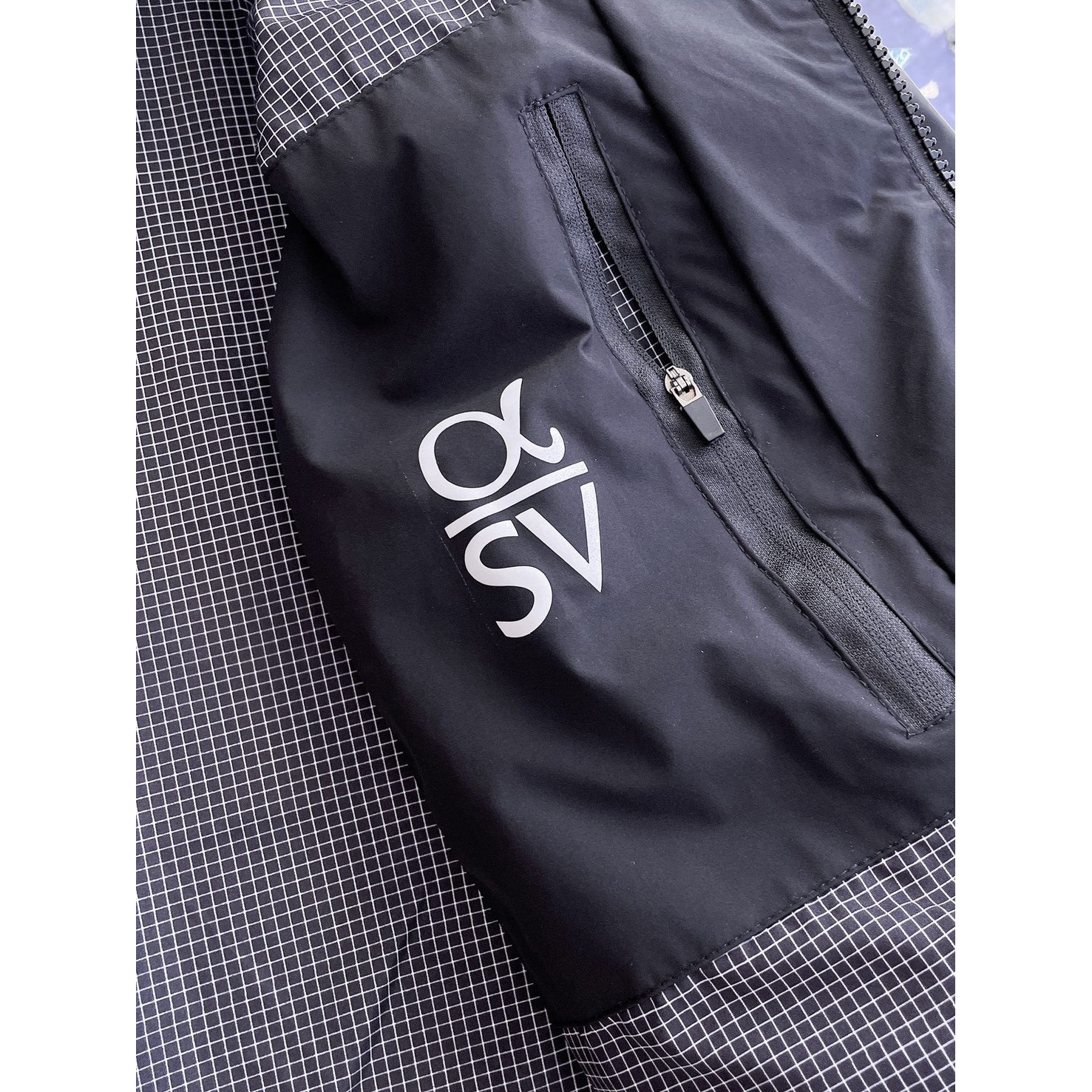 <p>Arc'teryx 男士夹克外套(黑)</p>