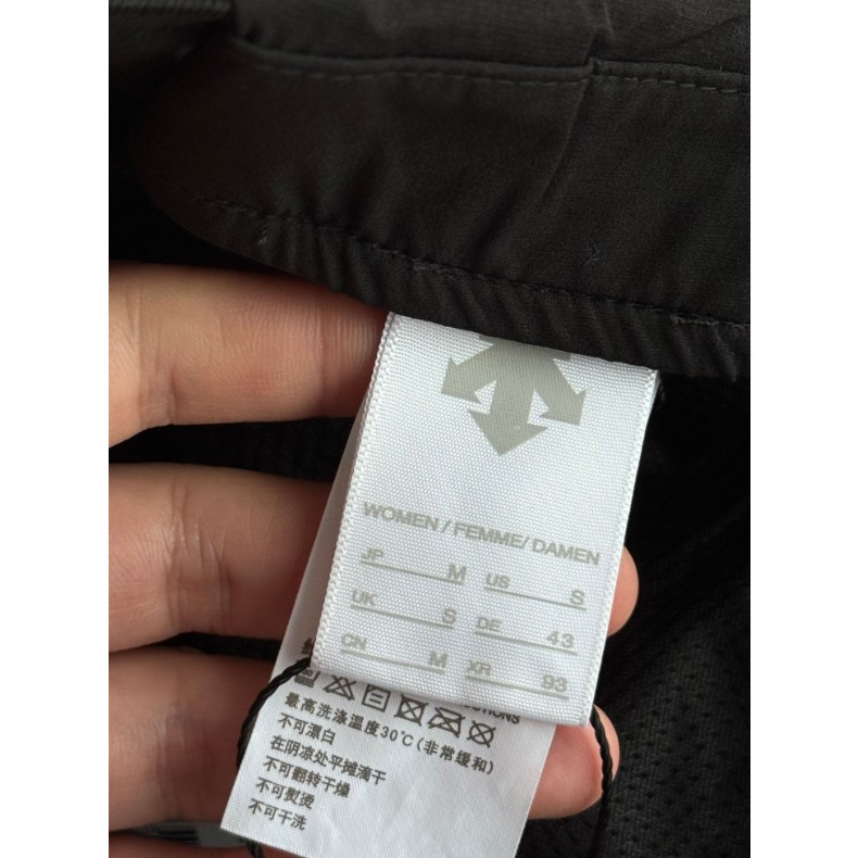 <p>DESCENTE 男士運動長褲</p>
