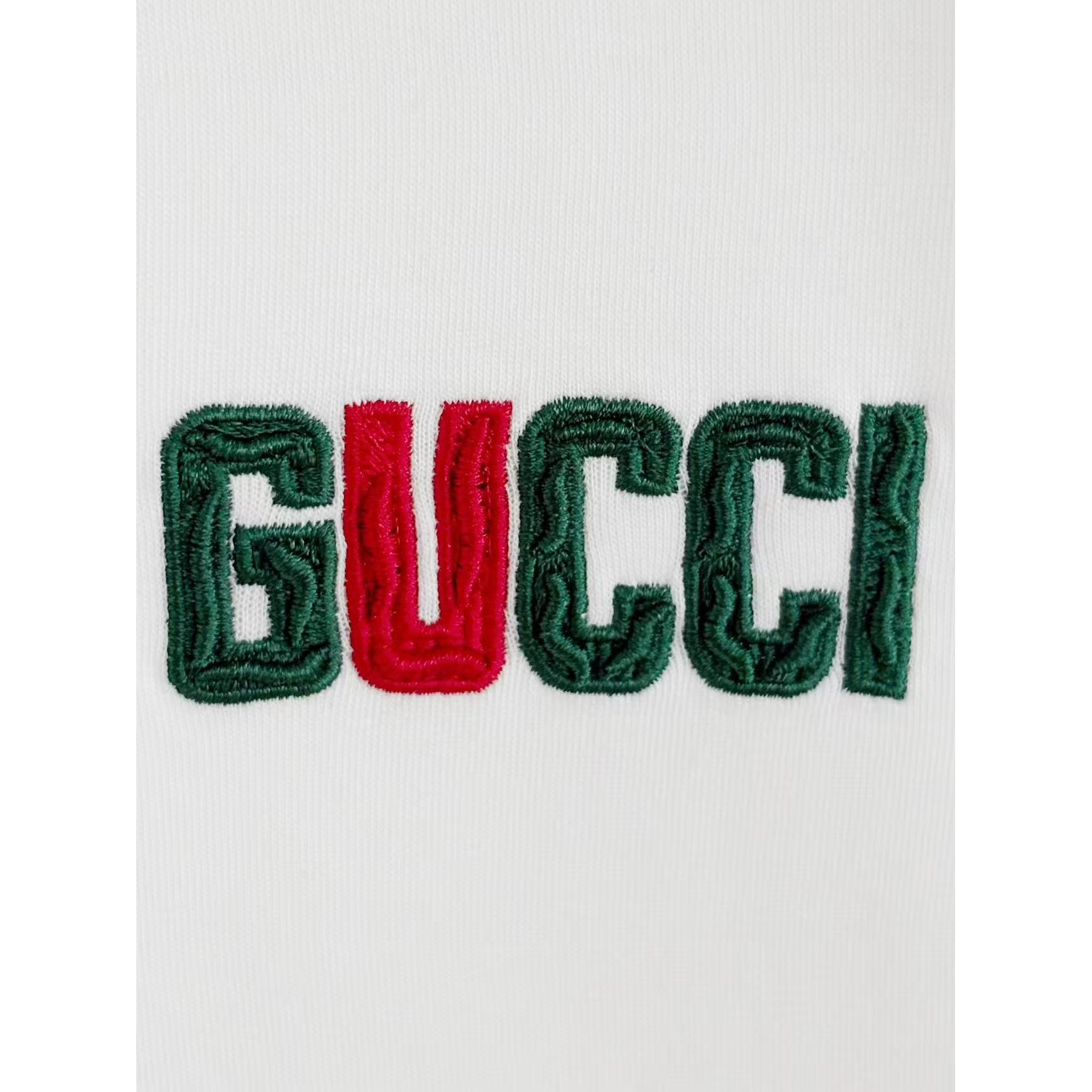<p>GUCCI 刺绣短袖T恤(白)</p>