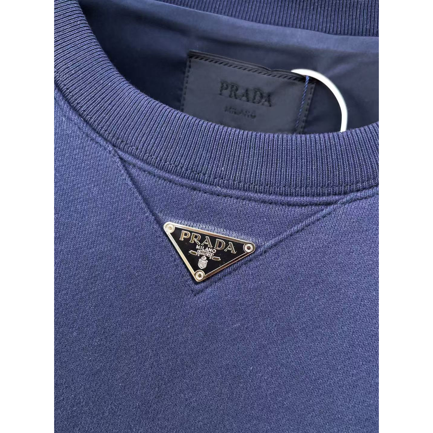 <p>PRADA 圆领卫衣(藍)</p>