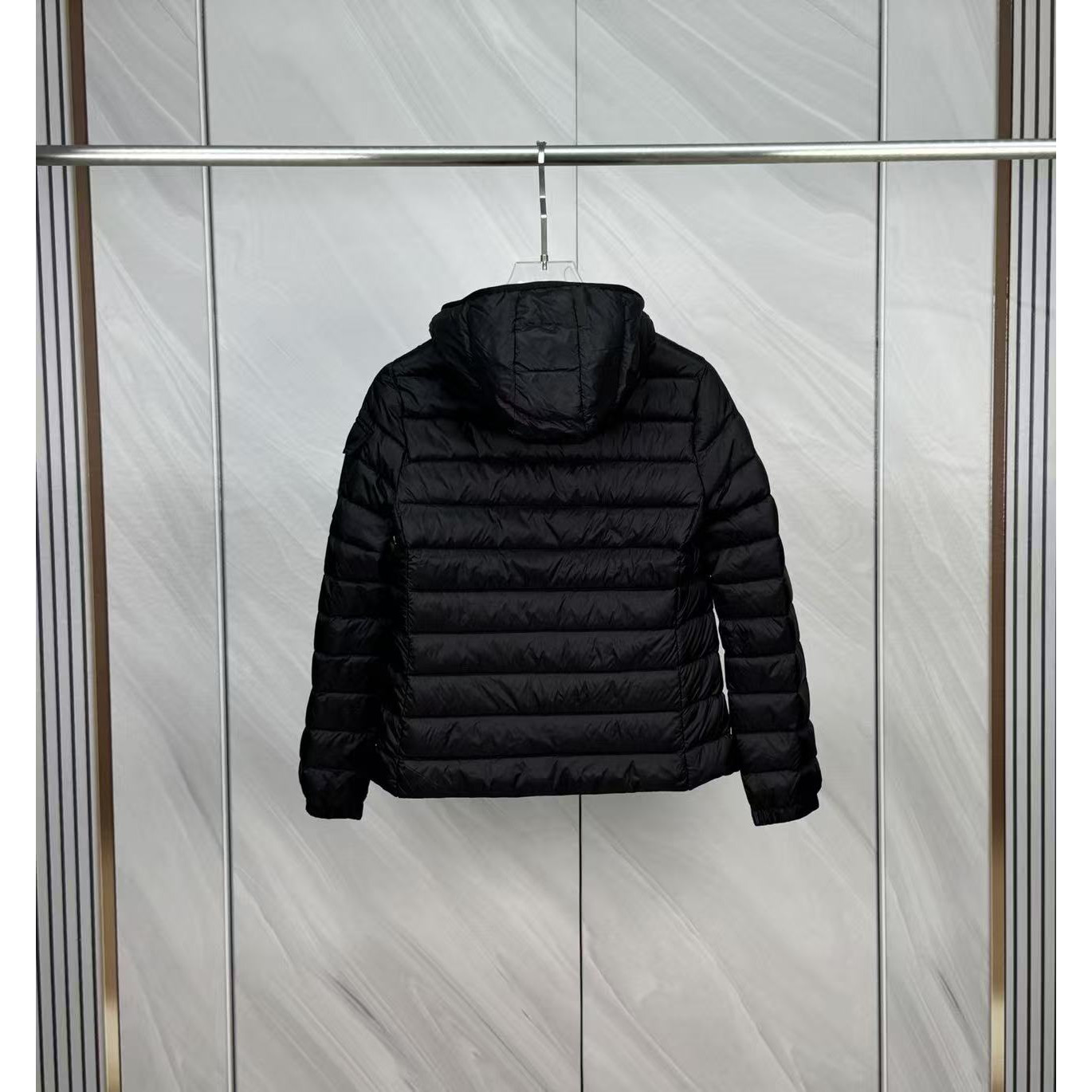 <p>Moncler Bles系列羽绒服(黑)</p>