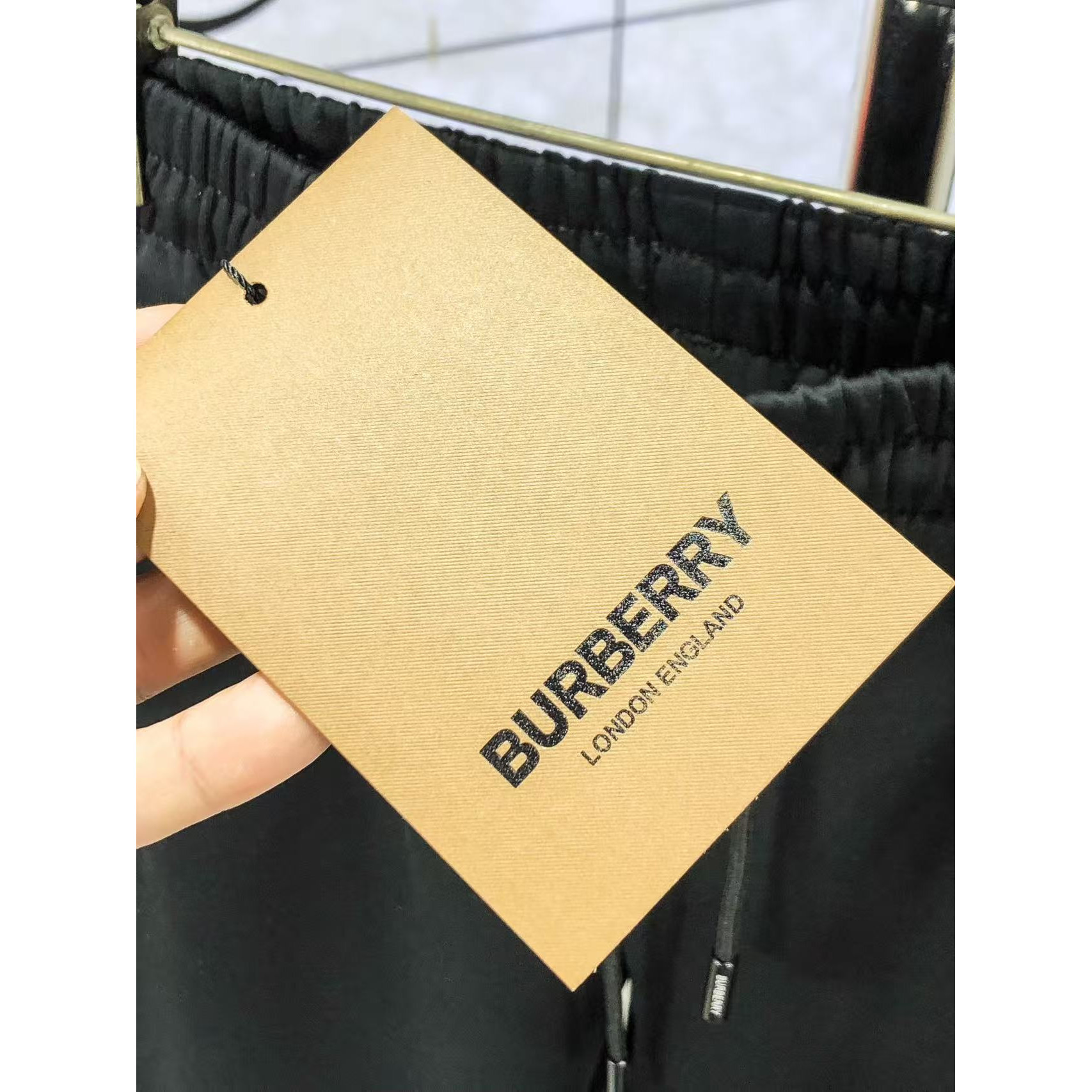 <p>BURBERRY&nbsp;高品质时尚休闲裤(782957)</p>