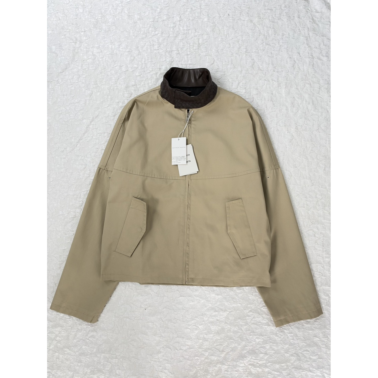 <p>Bottega Veneta Bv菱格编织纹路夹克外套(卡其)</p>