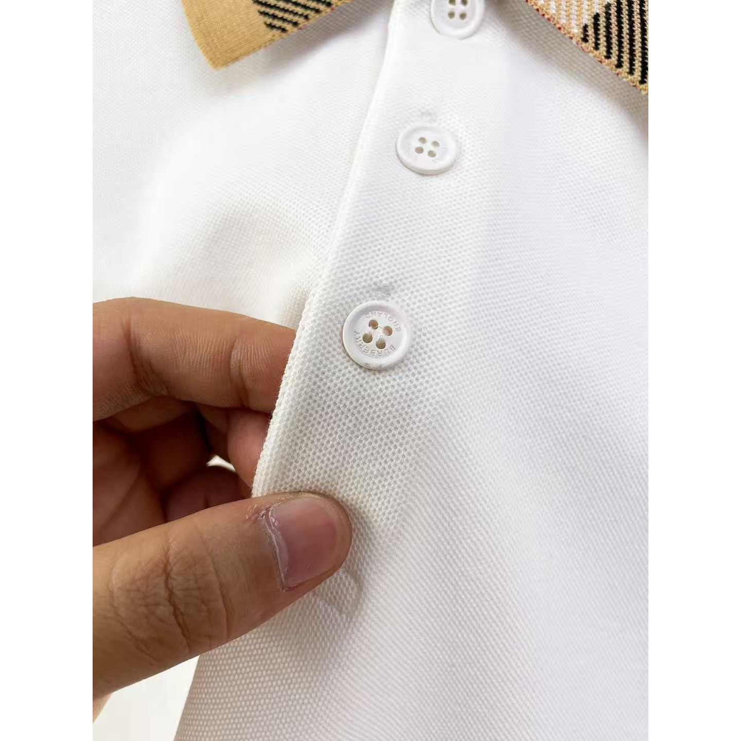 <p>BURBERRY 长袖Polo衫(白)</p>