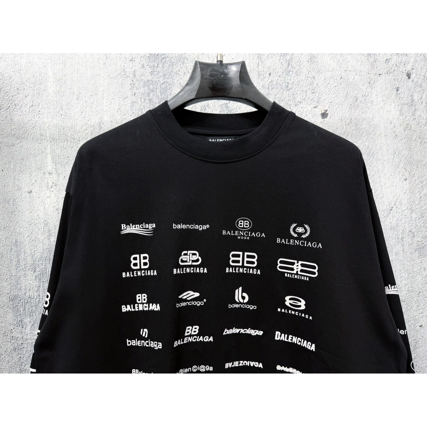 <p>BALENCIAGA logo印花长袖(黑)</p>