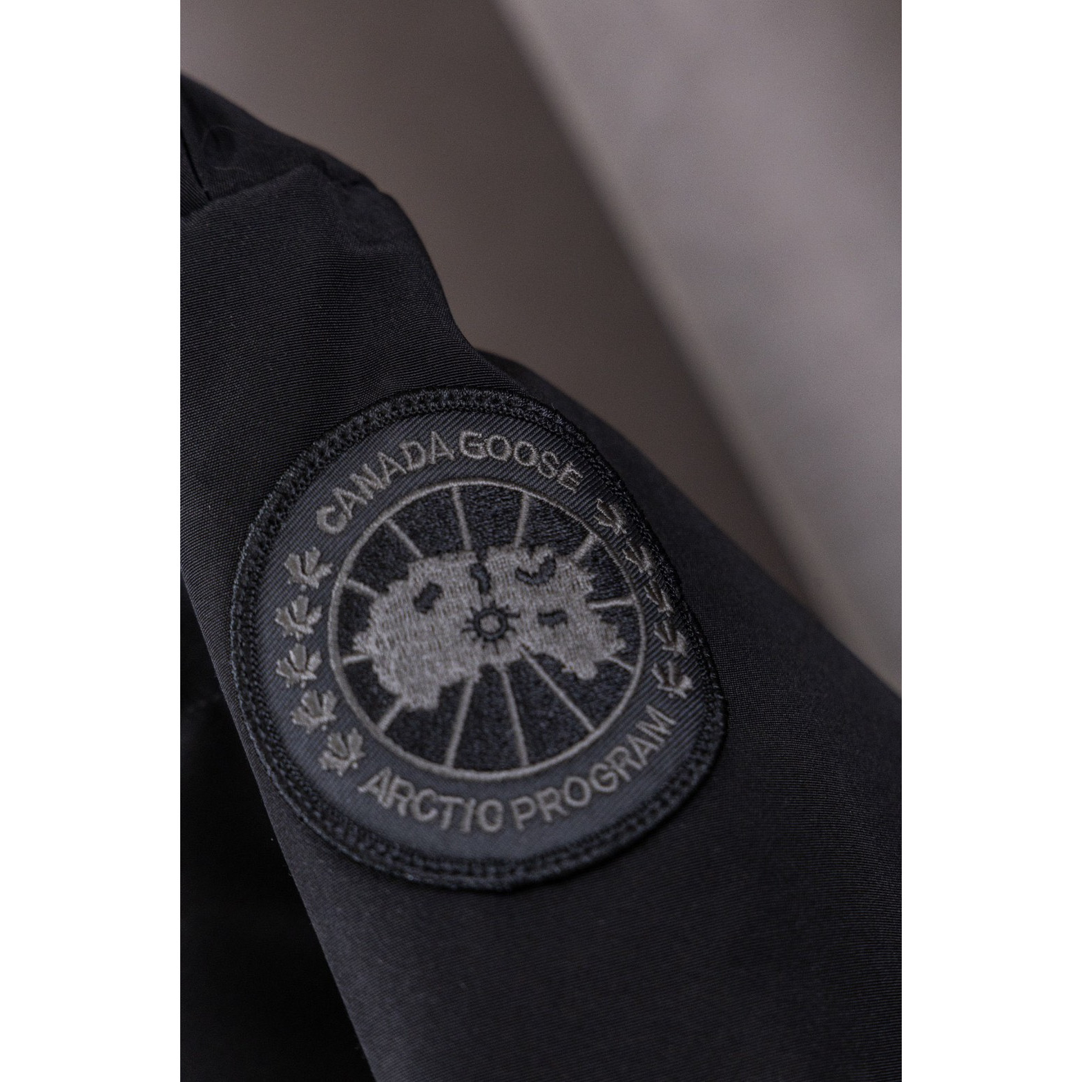 <p>Canada Goose Junction Cropped Puffer 2066 短款羽绒服(黑色)</p>