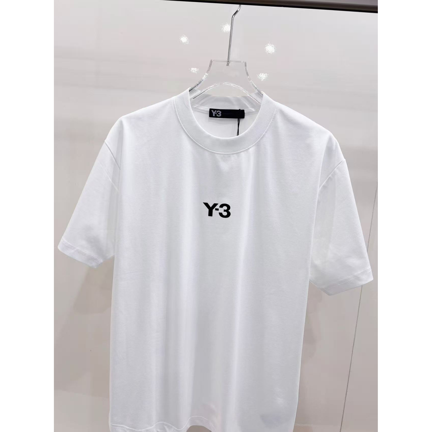 <p>Y-3 短袖圆领T恤(白)</p>