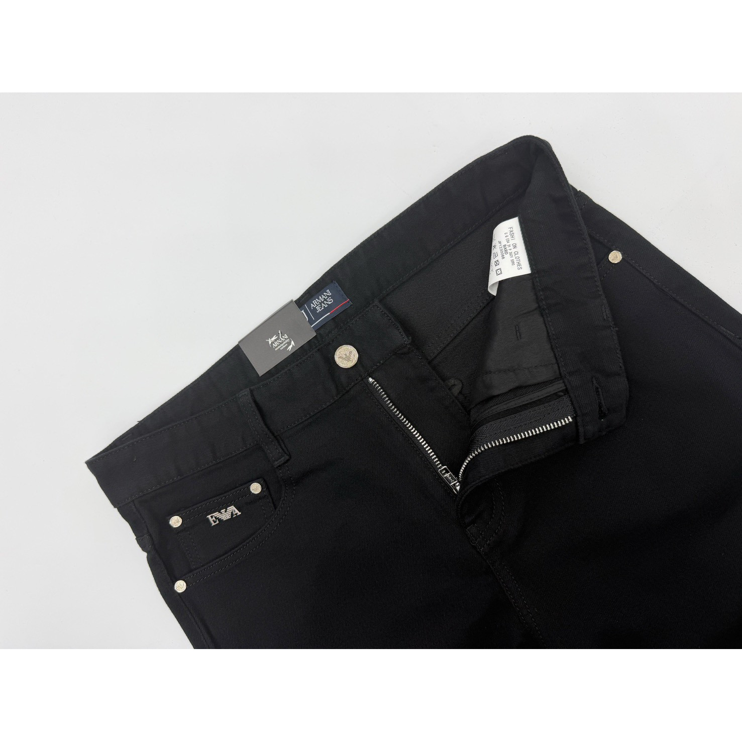 <p>Giorgio_Armani 阔腿直筒牛仔裤(D2706#)</p>