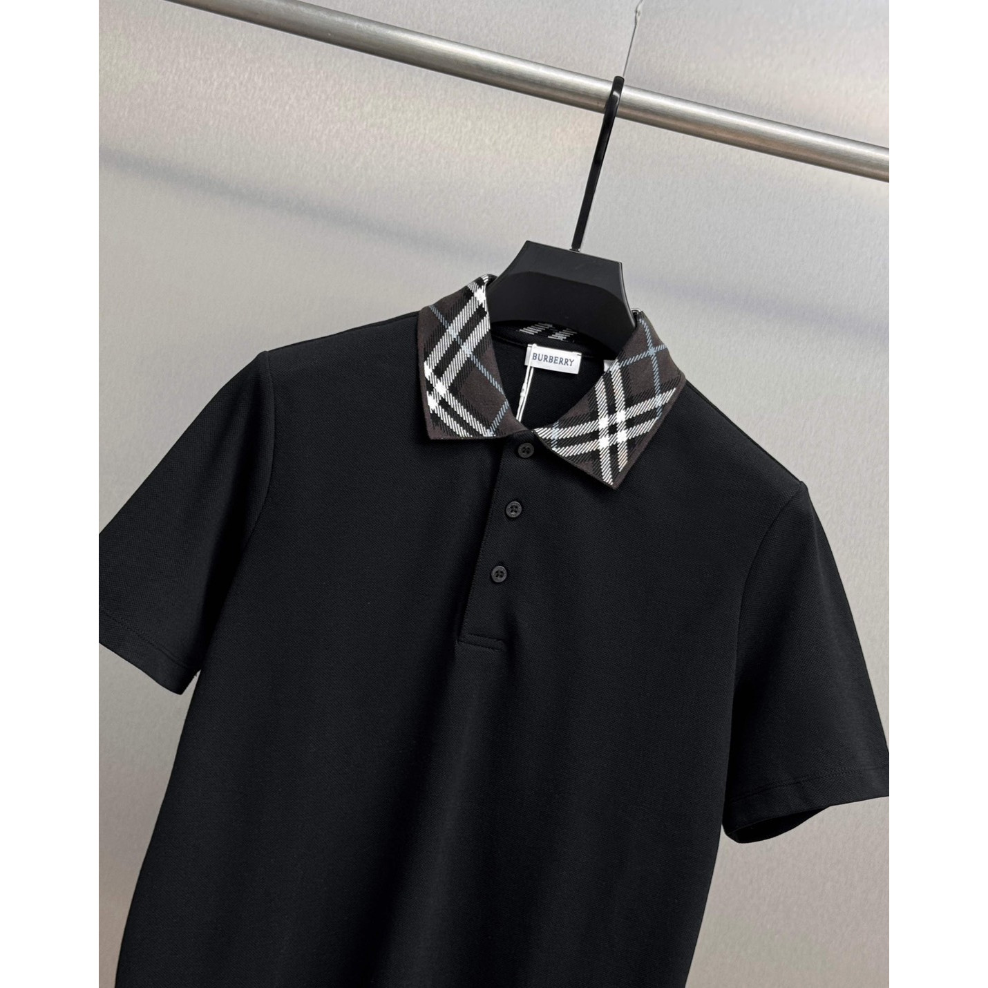 <p>BURBERRY 短袖翻领polo衫(黑)</p>