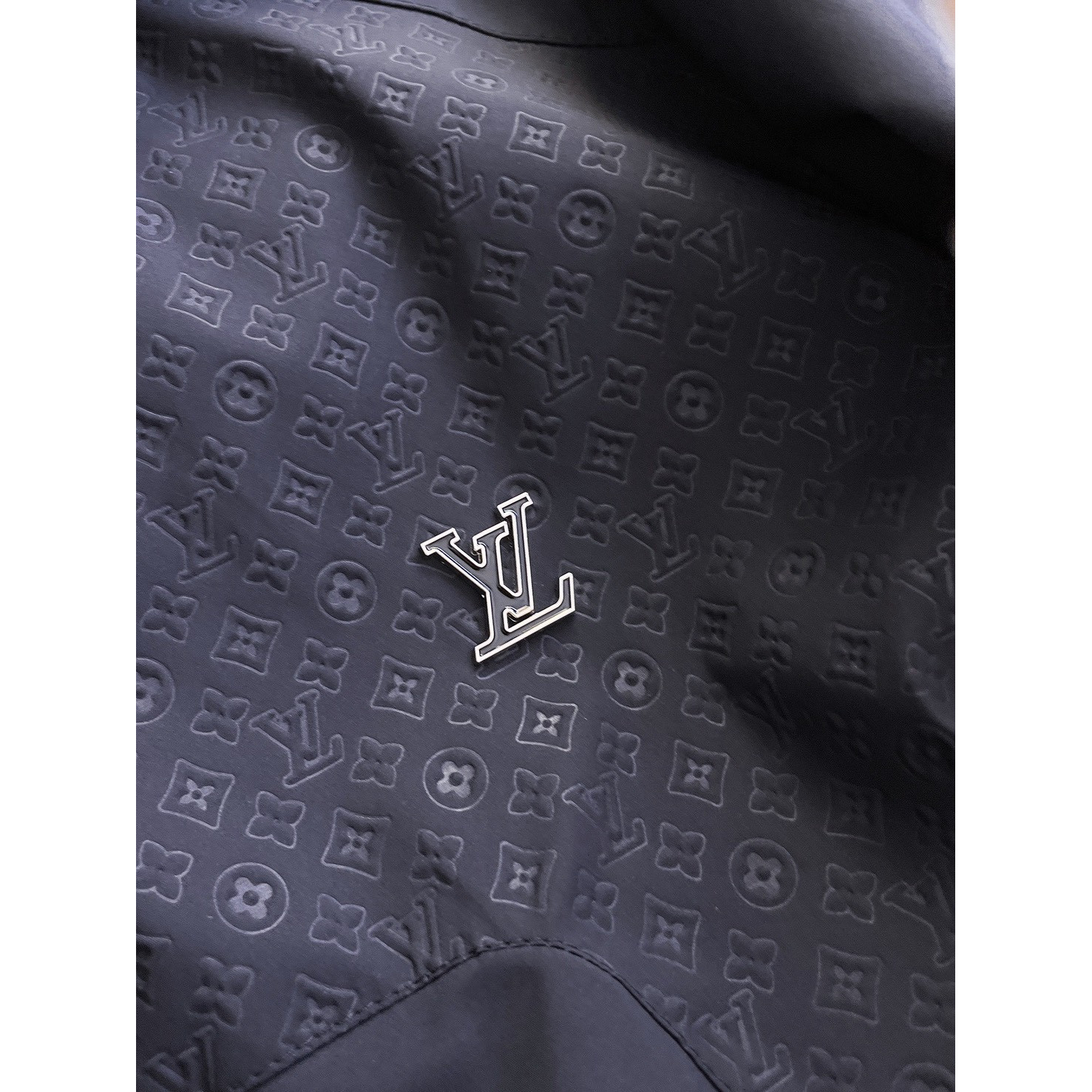 <p>LV 男士夹克外套(黑)</p>