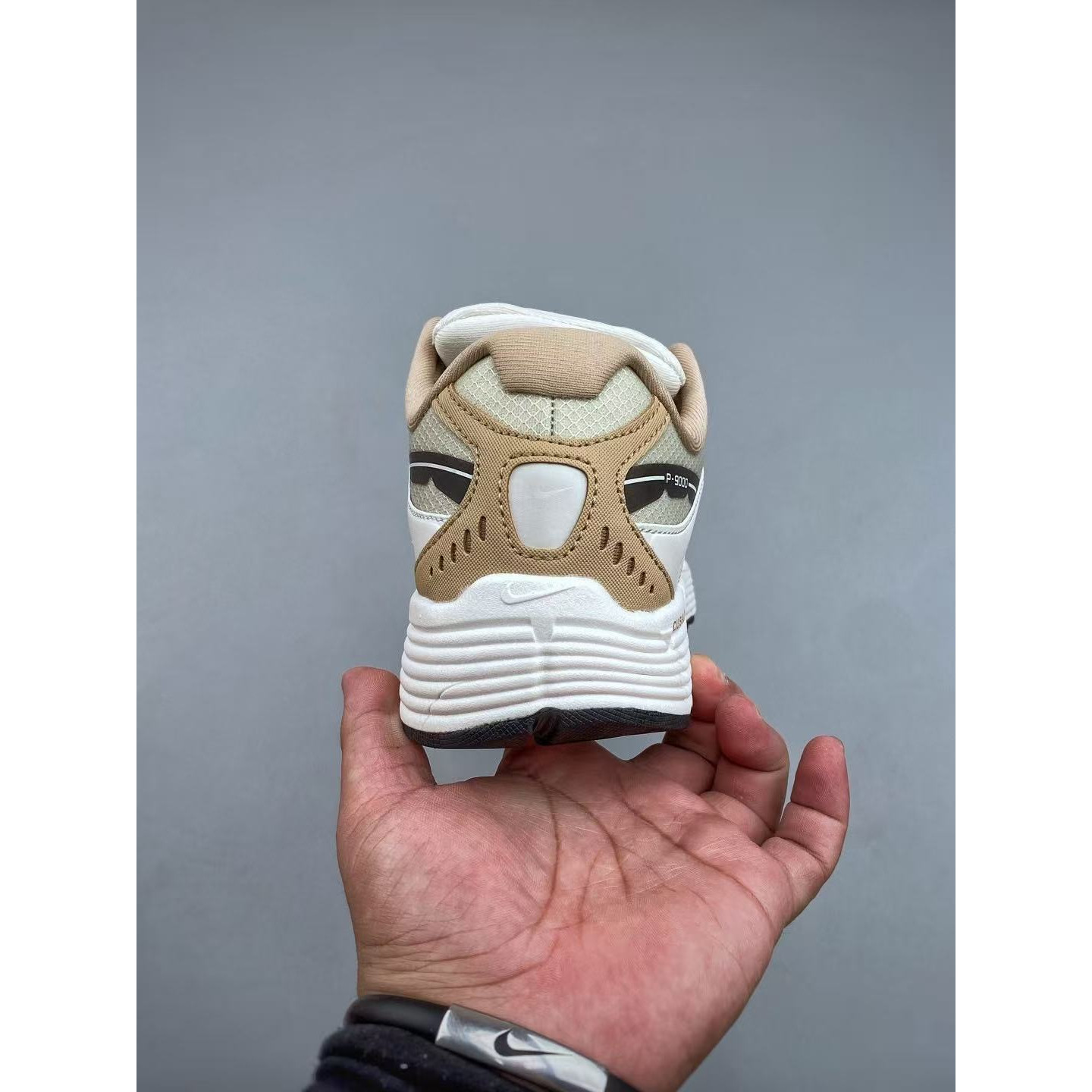 <p>Nike P-9000 休闲跑步鞋&nbsp;</p>
