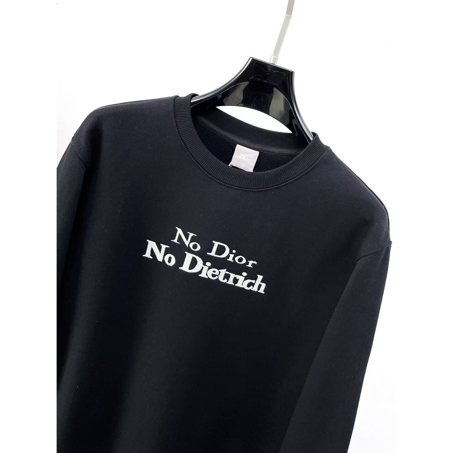 <p>DIOR 加绒圆领卫衣(黑)</p>