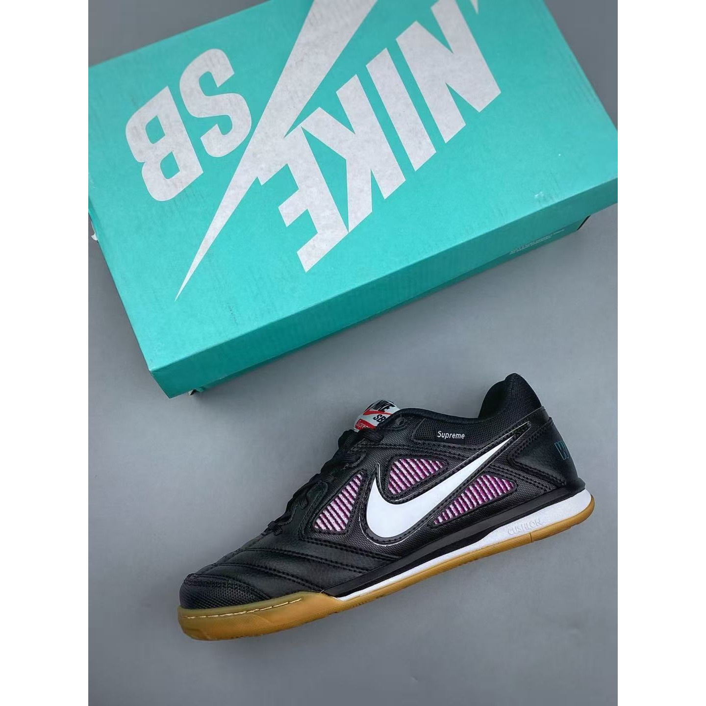 <p>NIKE GATO 低帮生活休闲鞋(紫色)</p>