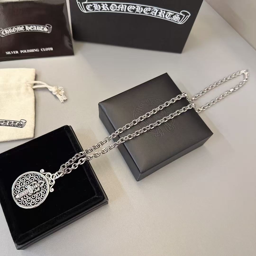 <p>CHROME HEARTS&nbsp;项链</p>