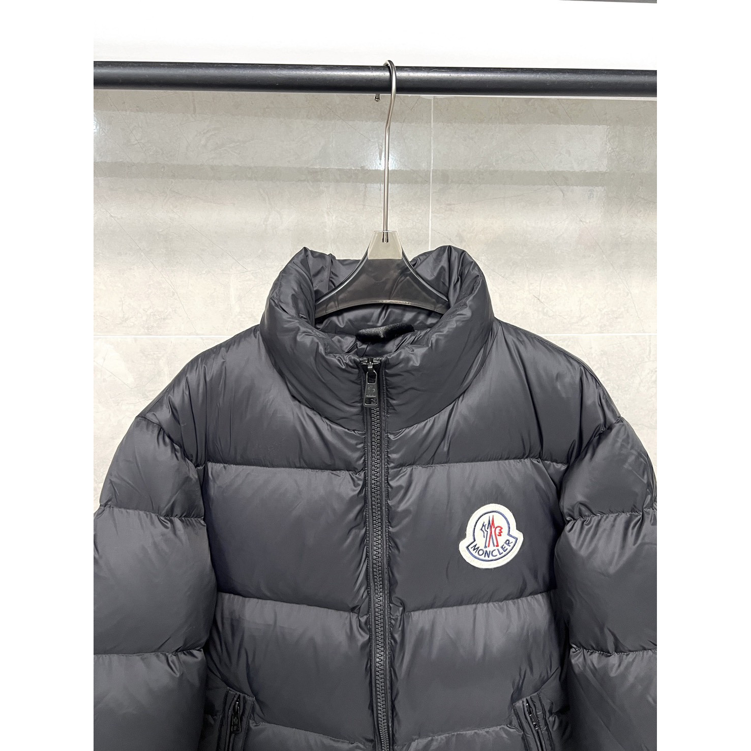 <p>Moncler Citala 短款羽绒服(黑)</p>