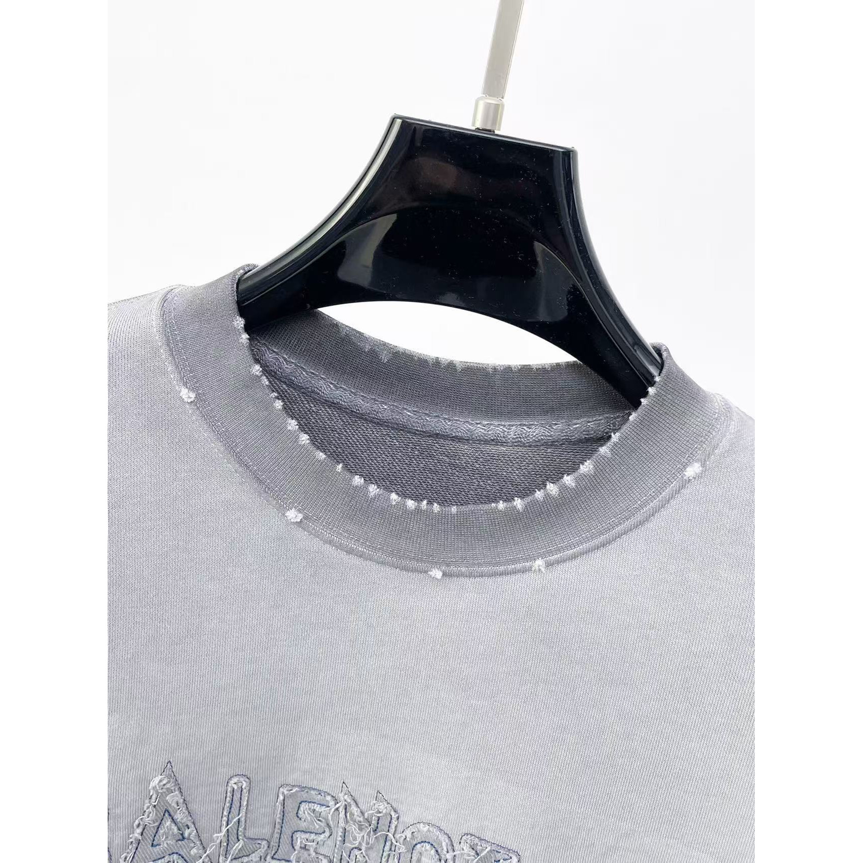 <p>Balenciaga 圓領長袖T恤(洗水灰)</p>