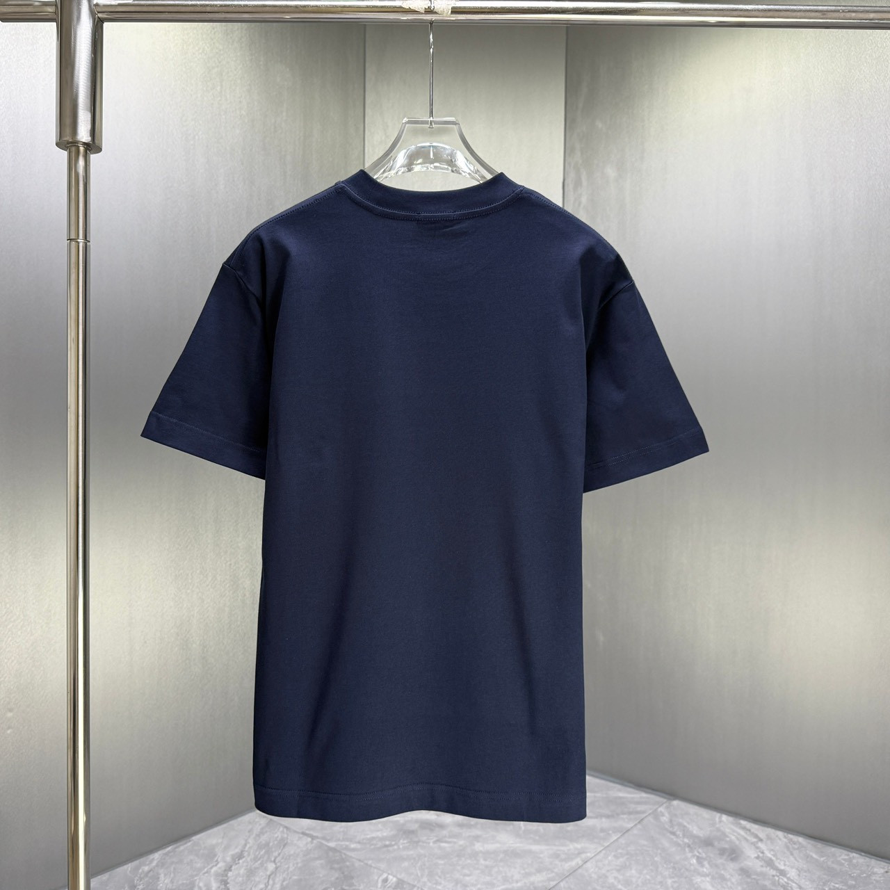 <p>LOEWE短袖T恤(深藍)</p>