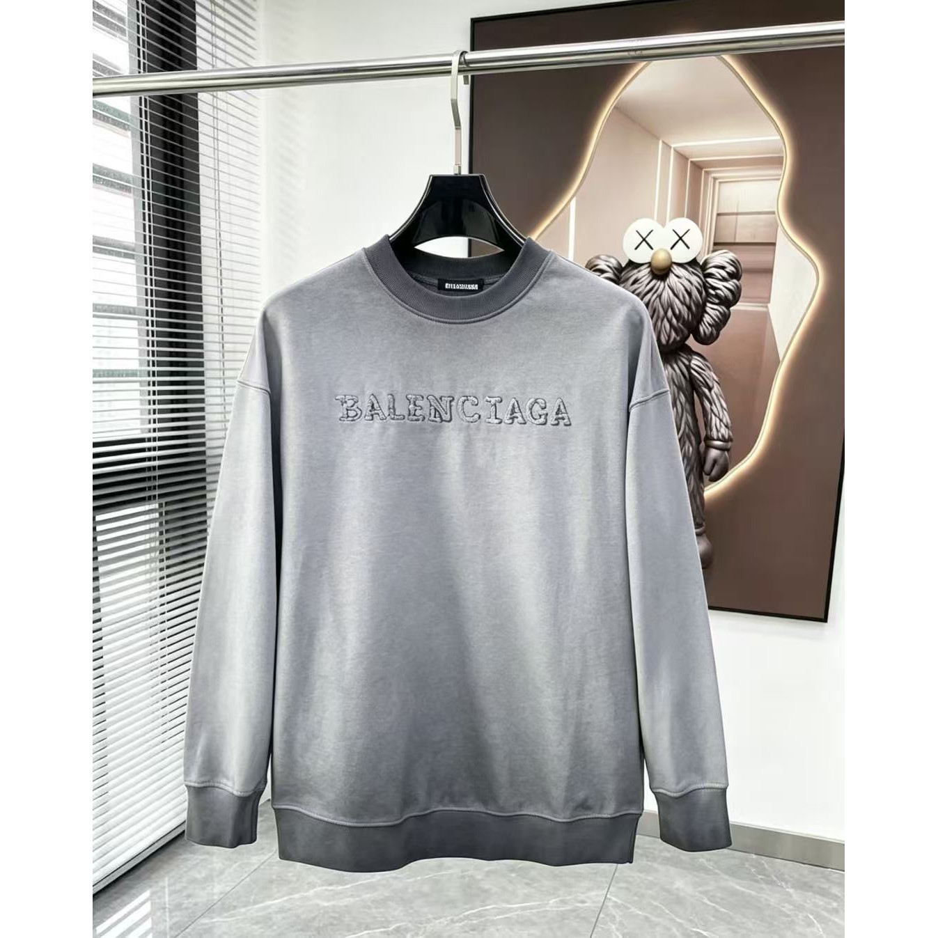 <p>Balenciaga 圓領長袖T恤(洗水灰)</p>