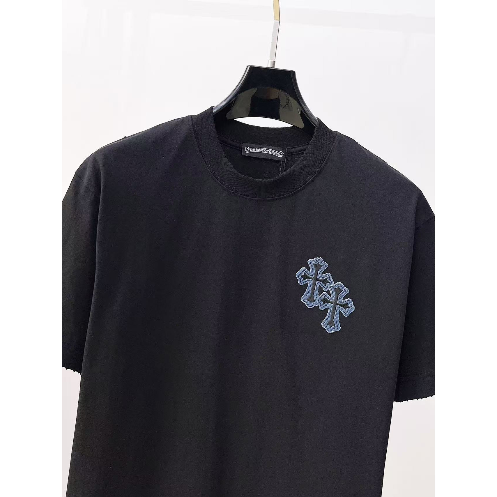 <p>CHROME HEARTS 专柜新款短袖T恤(黑)</p>
