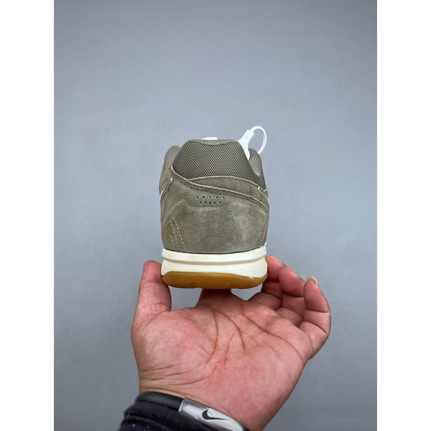 <p>NIKE GATO 低帮生活休闲鞋(軍綠)</p>
