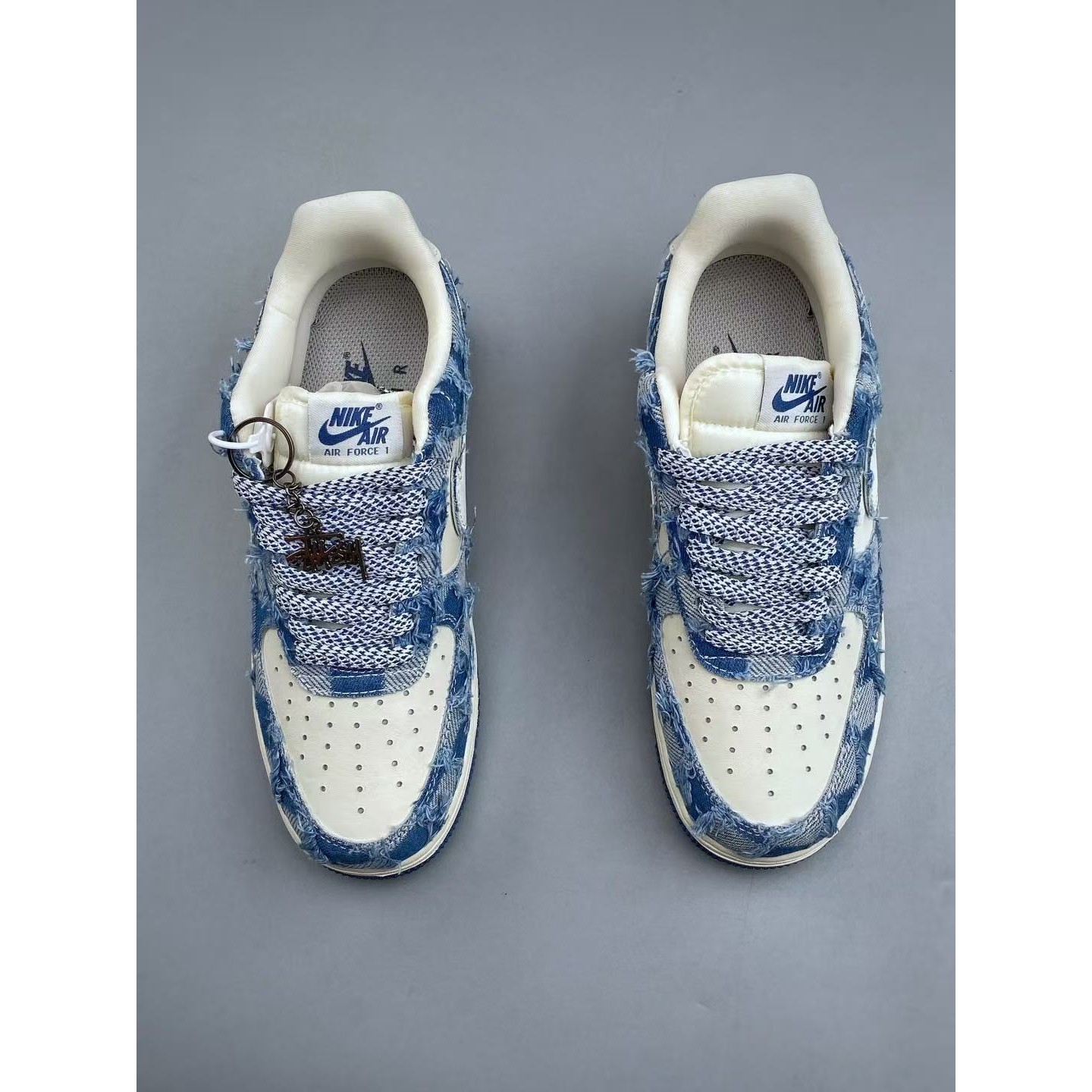 <p>Nike Air Force1 07 low 联名款(白藍)</p>