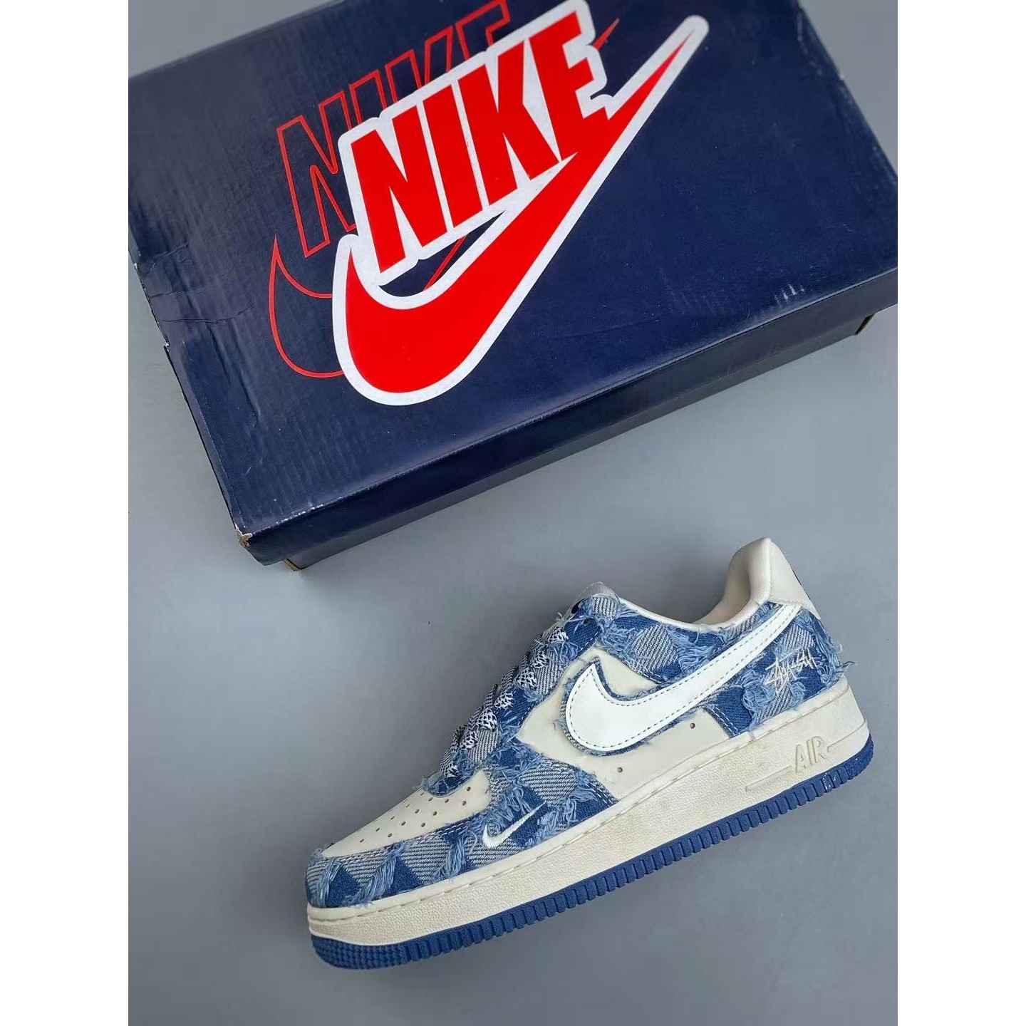 <p>Nike Air Force1 07 low 联名款(白藍)</p>