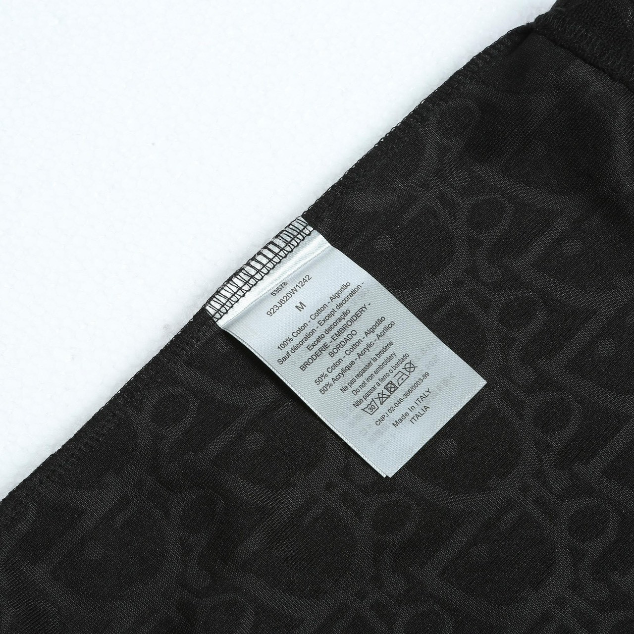 <p>DIOR 毛巾绣花logo 短袖T恤(黑)</p>