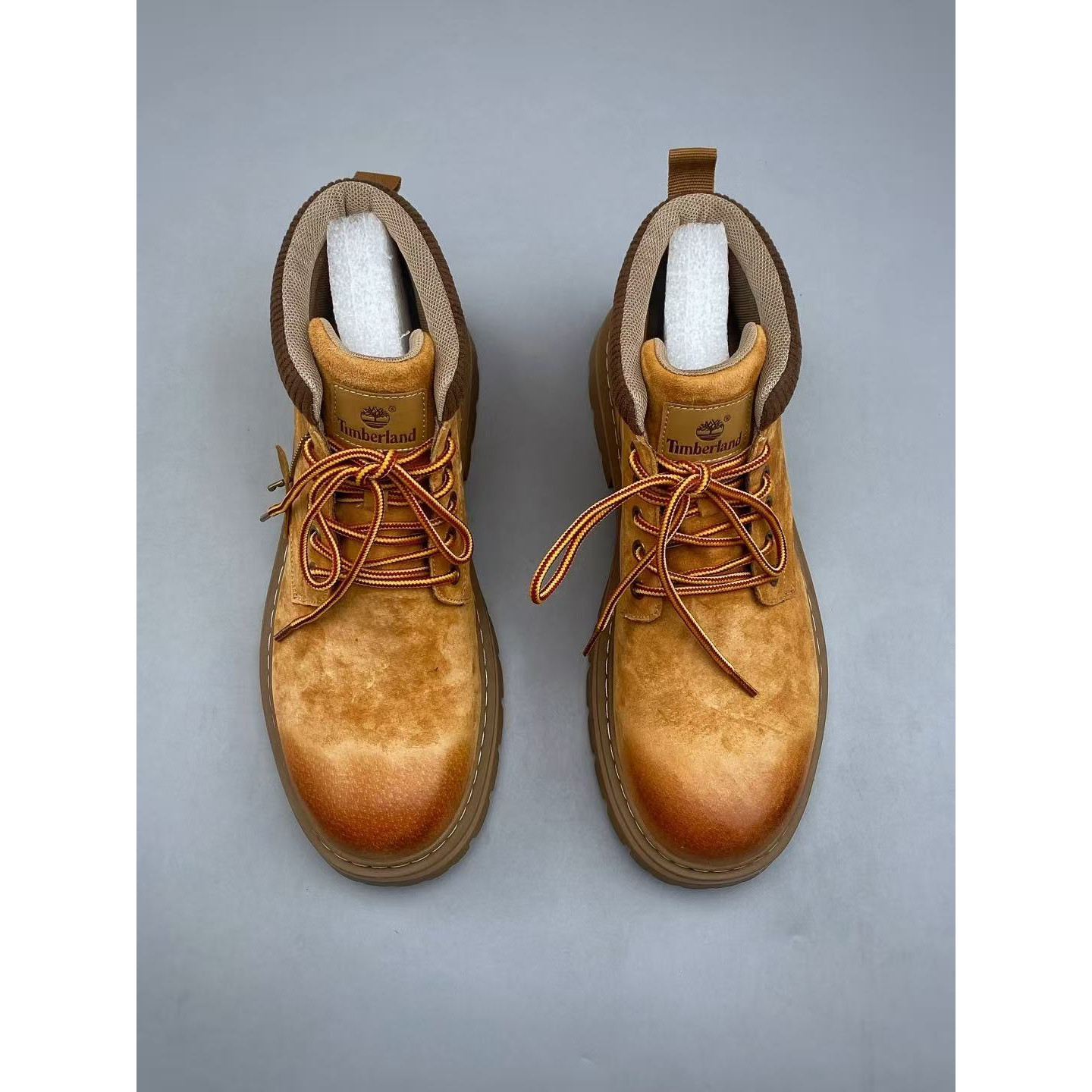<p>Timberland 经典户外休闲大黄靴系列(黃)</p>