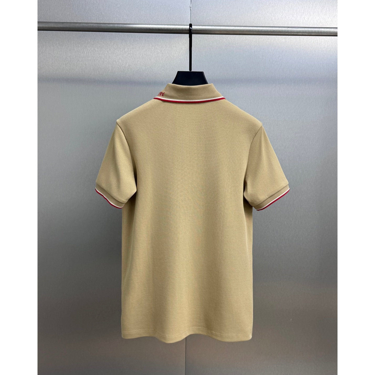 <p>BURBERRY 短袖翻领polo衫(杏)</p>