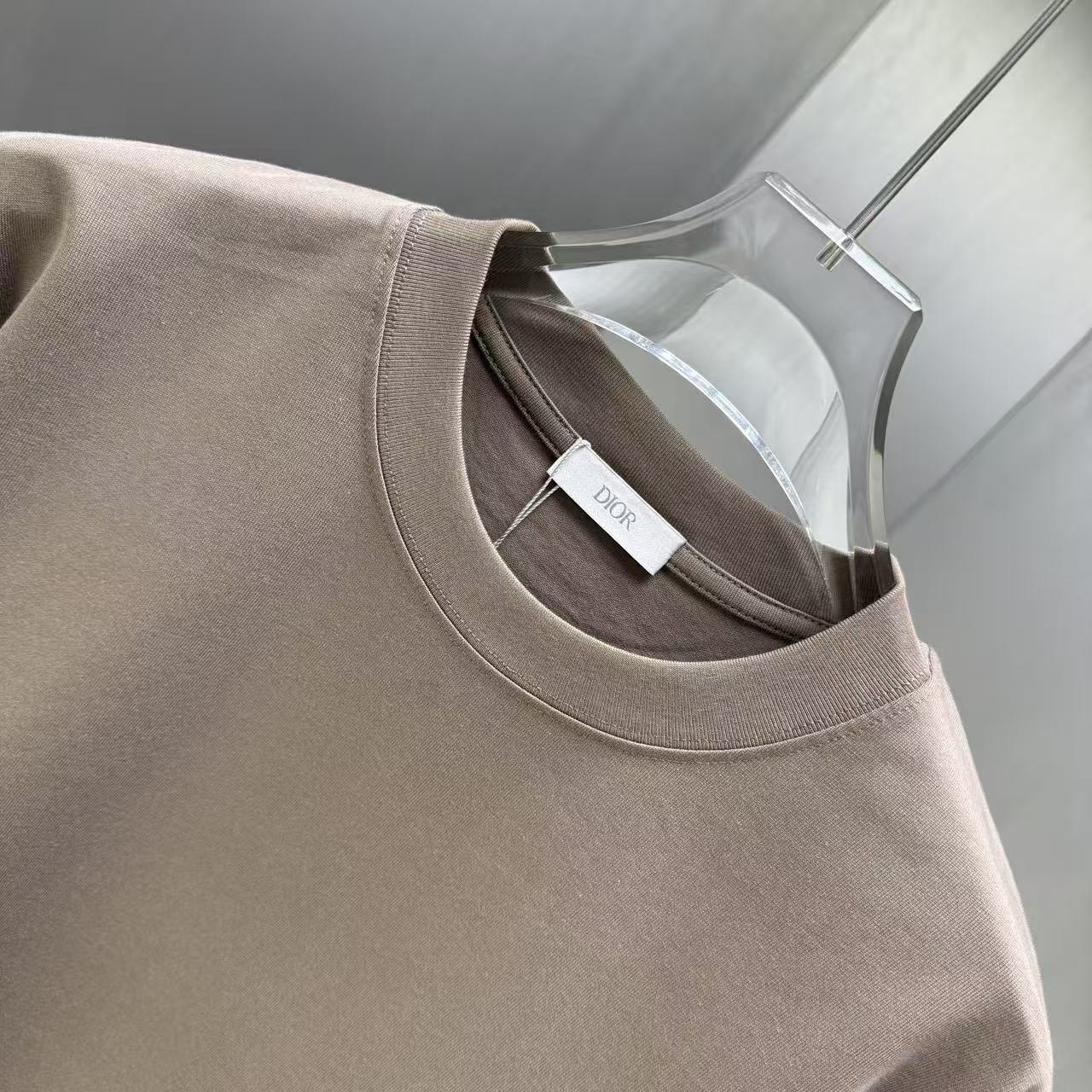 <p>DIOR 短袖T恤(棕)</p>