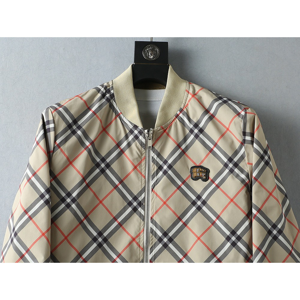 <p>BURBERRY 夹克外套(时尚设计师款)</p>