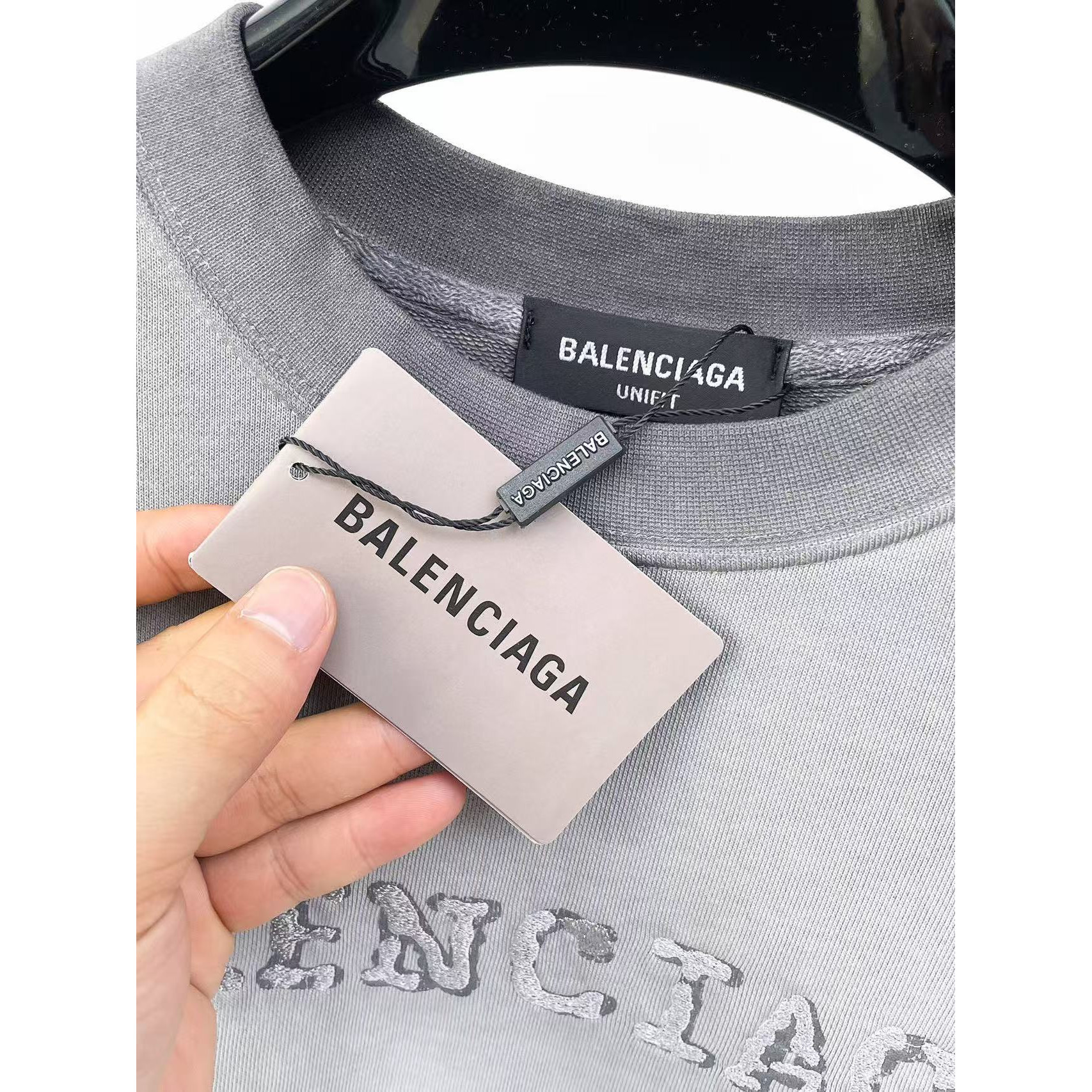 <p>Balenciaga 圓領長袖T恤(洗水灰)</p>