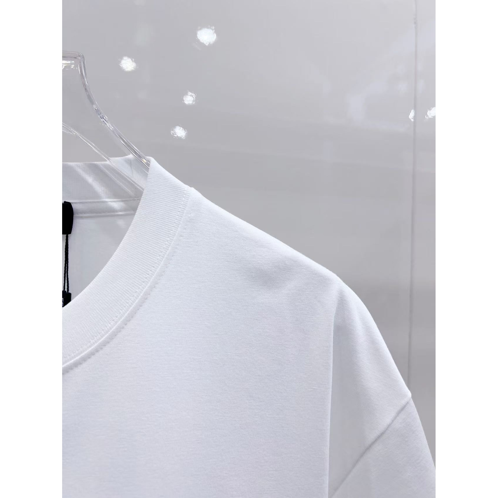 <p>BURBERRY&nbsp;短袖圆领T恤(白)</p>