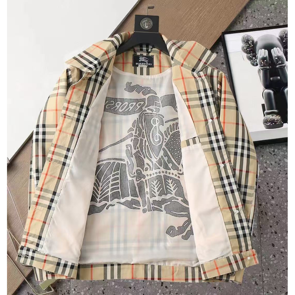 <p>BURBERRY 男士夹克外套(卡其)</p>